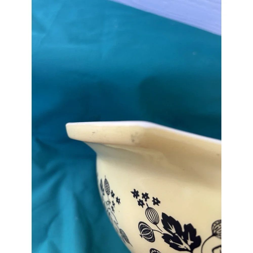 Pyrex Bowl Gooseberry Black on Yellow 4 Qt Cinderella Large Mixing Bowl #444